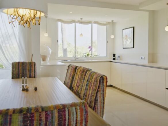 🌟 For Sale | 3B Penthouse – Los Granados – Beachfront, Puerto Banús 🏖️