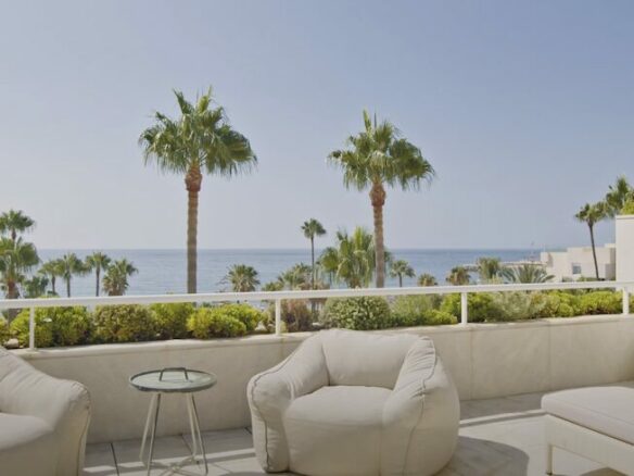 🌟 For Sale | 3B Penthouse – Los Granados – Beachfront, Puerto Banús 🏖️