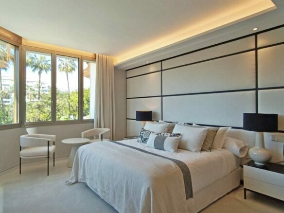 🏖️✨ For Sale: Waterfront 4-Bed Apt with Dramatic Sea Views in Gray D’Albion, Puerto Banus ✨🏖️