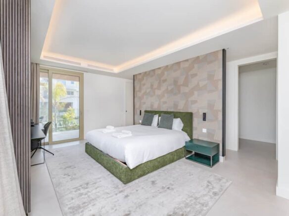For Rent – 🌟 Ultra Luxurious Benalus 5B Triplex Apt. near Puerto Banus & facilities