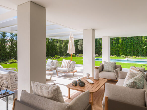 🏡 Fabulous Modern Villa with Golf Views in Nueva Andalucía ⛳✨