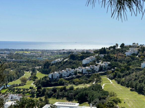 🏡 For Sale: Luxurious Modern Villa in El Madroñal, Benahavís ✨ Gated
