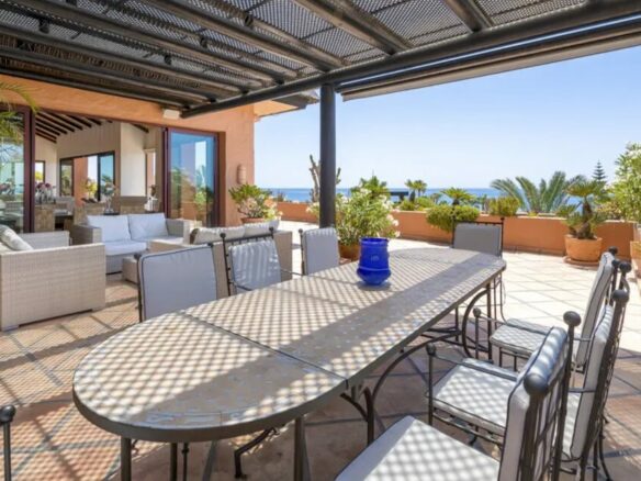 For Sale  – Penthouse at Kempinski Hotel 🌊✨ 713m2 – Perfect Sea Views