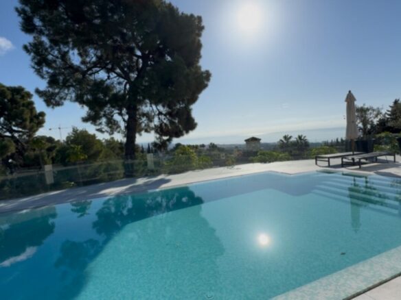 For Sale – 🌟 Villa in Cascada de Camoján, Marbella 🌟 Sea Views