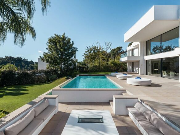 For sale – Elegant Modern Home  with Sea Views 🌊 in El Madronal