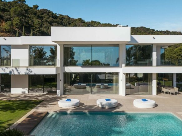 For sale – Elegant Modern Home  with Sea Views 🌊 in El Madronal