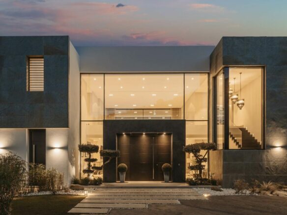For sale – Elegant Modern Home  with Sea Views 🌊 in El Madronal