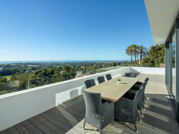 🏡 For Sale: Spectacular Modern Villa in La Quinta, Benahavís 🌅✨ Gated – Sea Views