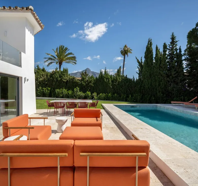 For sale  – Nueva Andalucia – South facing  – 4 bed villa 🏡