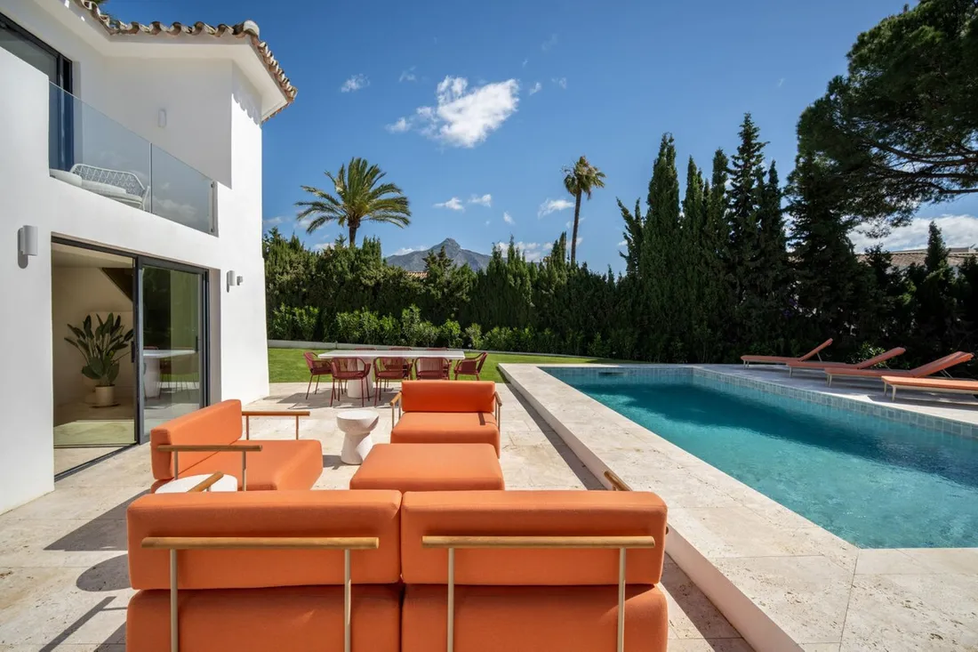 For sale  – Nueva Andalucia – South facing  – 4 bed villa 🏡