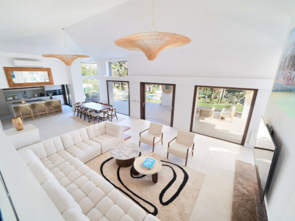 Reserved – Central Villa 🏡 for Sale in San Pedro on 6000m2 Plot – Tennis court