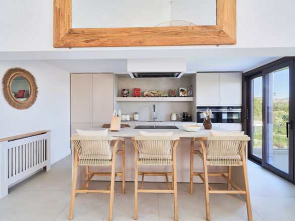 Reserved – Central Villa 🏡 for Sale in San Pedro on 6000m2 Plot – Tennis court