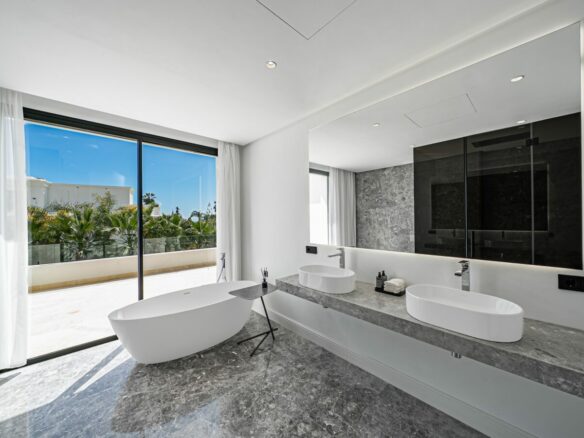 For sale 🏡✨ EXCLUSIVE NEW VILLA near MARBELLA CLUB ✨🏡
