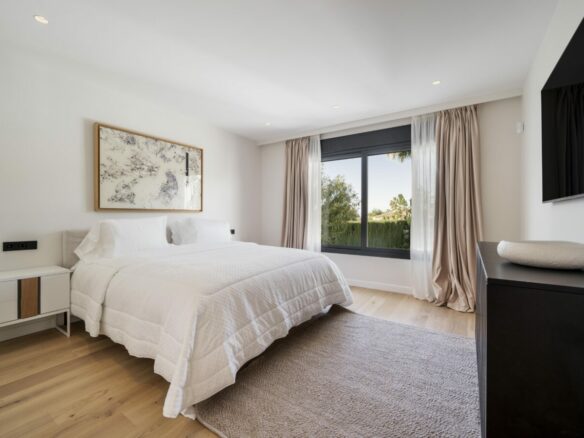 For sale 🏡 5B Turnkey  Villa in Nagüeles 🌊✨ Marbella Spain