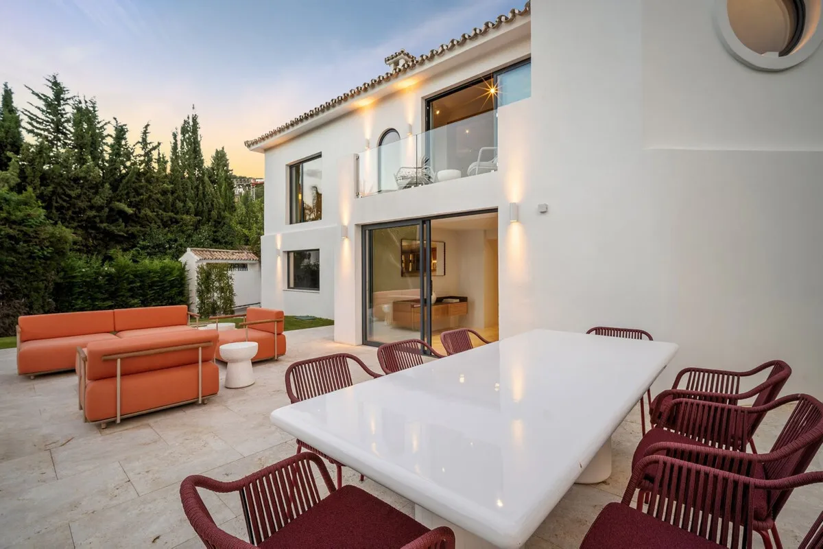 For sale  – Nueva Andalucia – South facing  – 4 bed villa 🏡