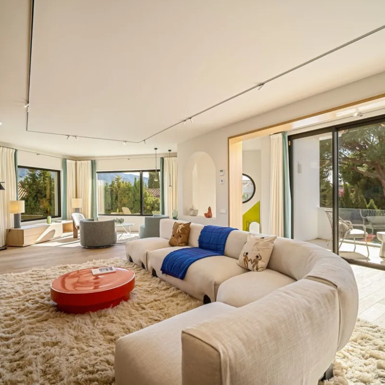 For sale  – Nueva Andalucia – South facing  – 4 bed villa 🏡