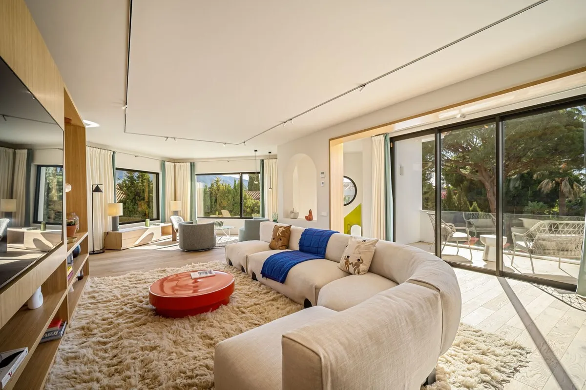 For sale  – Nueva Andalucia – South facing  – 4 bed villa 🏡