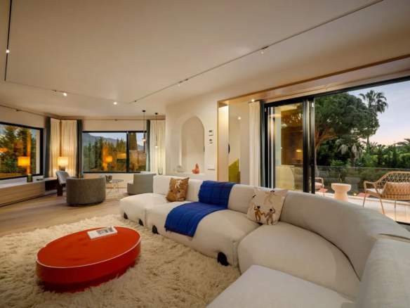 For sale  – Nueva Andalucia – South facing  – 4 bed villa 🏡