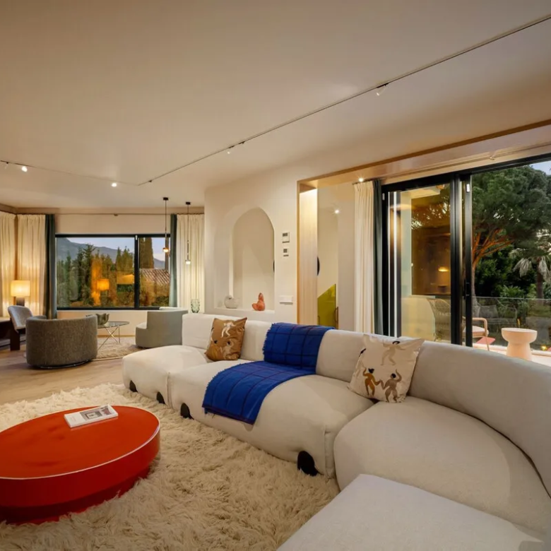 For sale  – Nueva Andalucia – South facing  – 4 bed villa 🏡