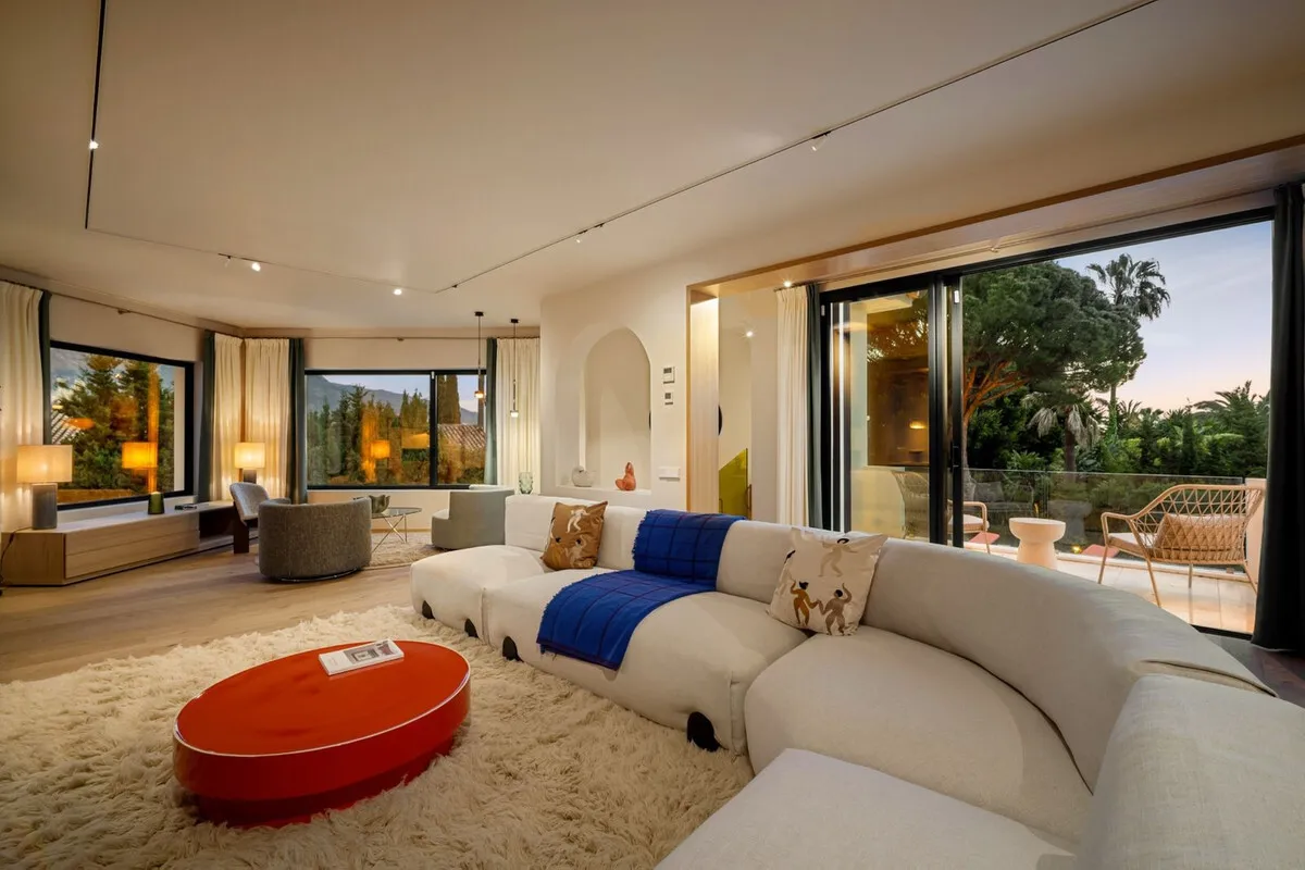 For sale  – Nueva Andalucia – South facing  – 4 bed villa 🏡