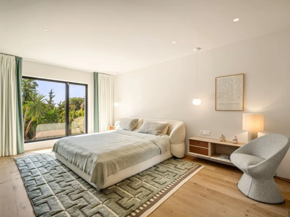 For sale  – Nueva Andalucia – South facing  – 4 bed villa 🏡