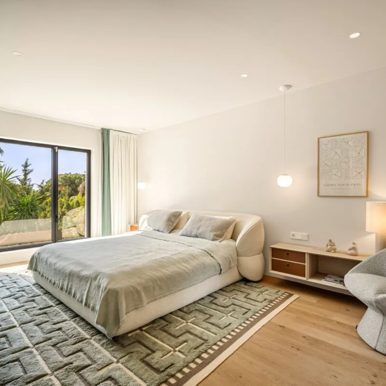 For sale  – Nueva Andalucia – South facing  – 4 bed villa 🏡