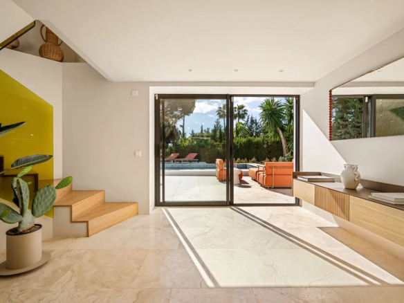For sale  – Nueva Andalucia – South facing  – 4 bed villa 🏡
