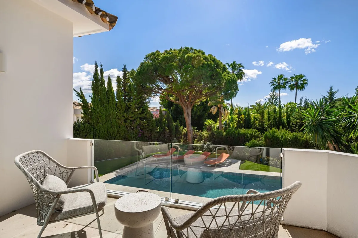 For sale  – Nueva Andalucia – South facing  – 4 bed villa 🏡
