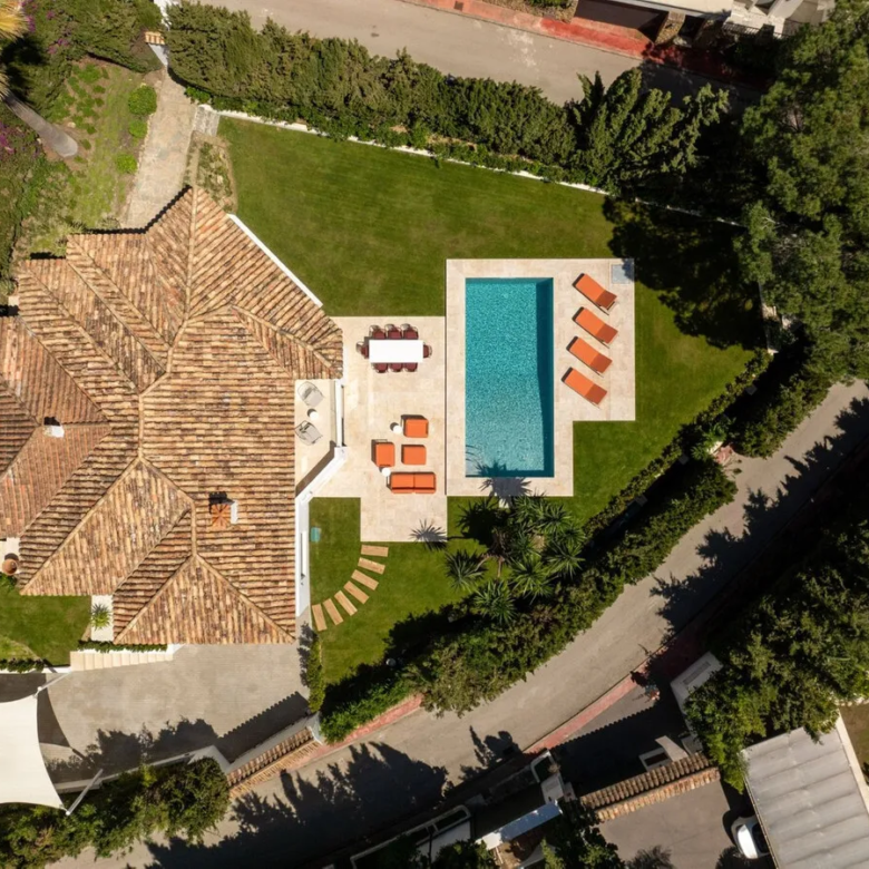 For sale  – Nueva Andalucia – South facing  – 4 bed villa 🏡