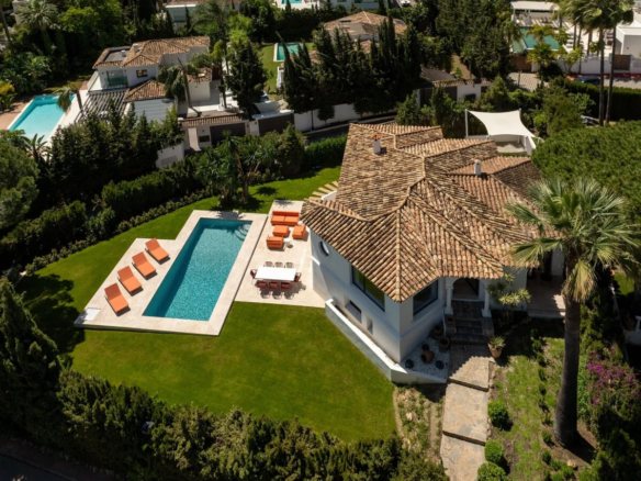 For sale  – Nueva Andalucia – South facing  – 4 bed villa 🏡