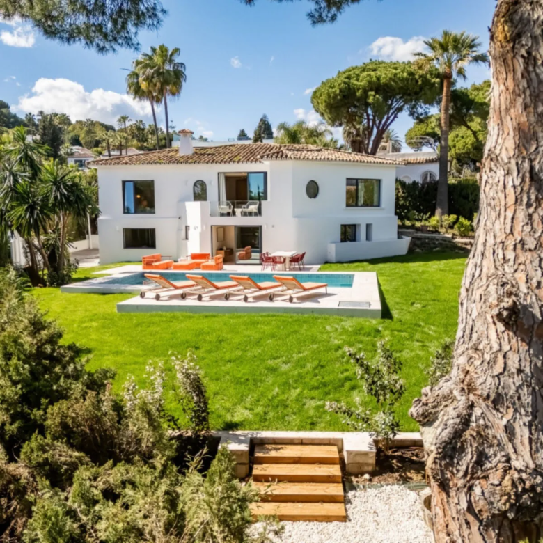 For sale  – Nueva Andalucia – South facing  – 4 bed villa 🏡