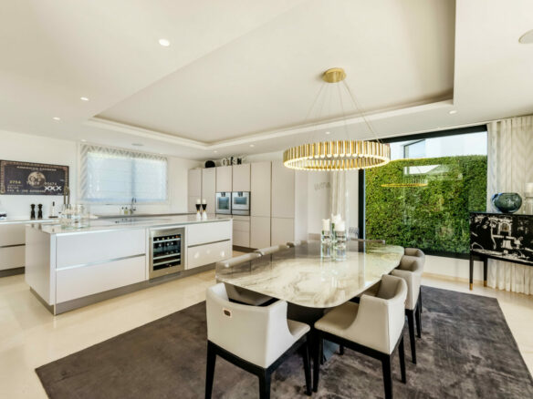 For sale – Modern 7B Villa in Nueva Andalucía, Marbella 🏡🌴 Gated 24H Guard