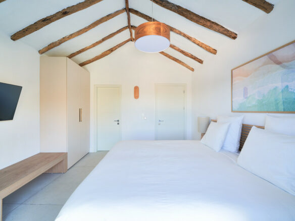 Reserved – Central Villa 🏡 for Sale in San Pedro on 6000m2 Plot – Tennis court