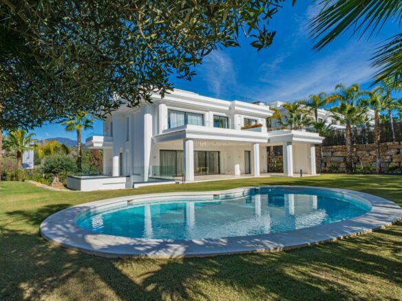 For sale 🏡✨ EXCLUSIVE NEW VILLA near MARBELLA CLUB ✨🏡