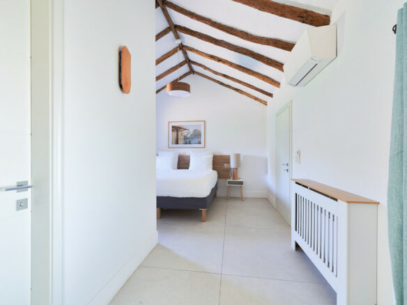Reserved – Central Villa 🏡 for Sale in San Pedro on 6000m2 Plot – Tennis court