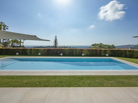 🔥 For Sale 🏡 | Exquisite 6-Bedroom Villa – Frontline ⛳ Golf & 🌊 Sea Views – Los Arqueros, Benahavís