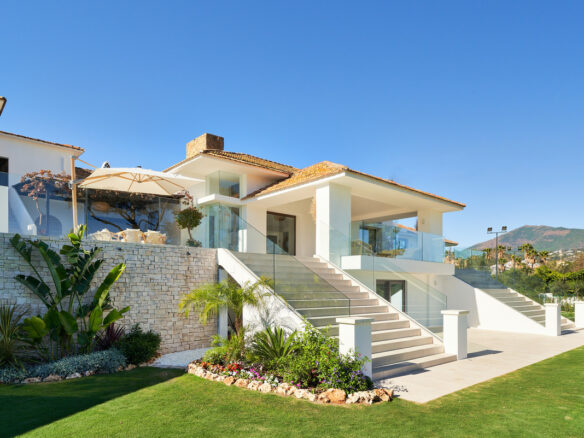 Reserved – Central Villa 🏡 for Sale in San Pedro on 6000m2 Plot – Tennis court