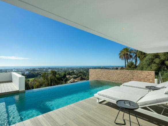 🏡 For Sale: Spectacular Modern Villa in La Quinta, Benahavís 🌅✨ Gated – Sea Views