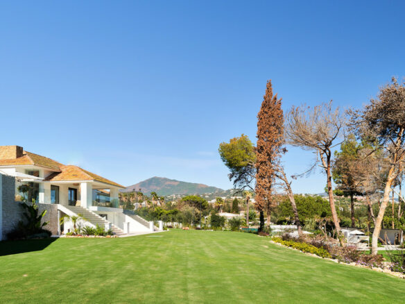 Reserved – Central Villa 🏡 for Sale in San Pedro on 6000m2 Plot – Tennis court