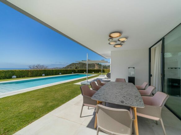 🔥 For Sale 🏡 | Exquisite 6-Bedroom Villa – Frontline ⛳ Golf & 🌊 Sea Views – Los Arqueros, Benahavís