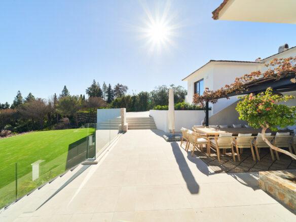 Reserved – Central Villa 🏡 for Sale in San Pedro on 6000m2 Plot – Tennis court