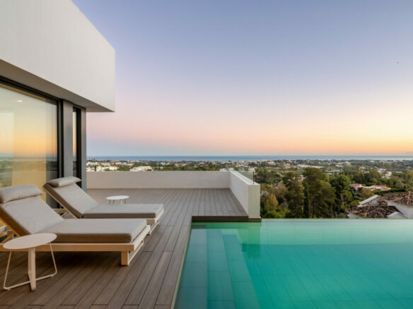🏡 For Sale: Spectacular Modern Villa in La Quinta, Benahavís 🌅✨ Gated – Sea Views