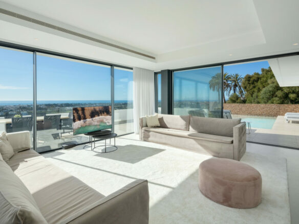 🏡 For Sale: Spectacular Modern Villa in La Quinta, Benahavís 🌅✨ Gated – Sea Views
