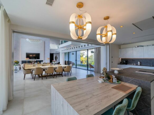🔥 For Sale 🏡 | Exquisite 6-Bedroom Villa – Frontline ⛳ Golf & 🌊 Sea Views – Los Arqueros, Benahavís