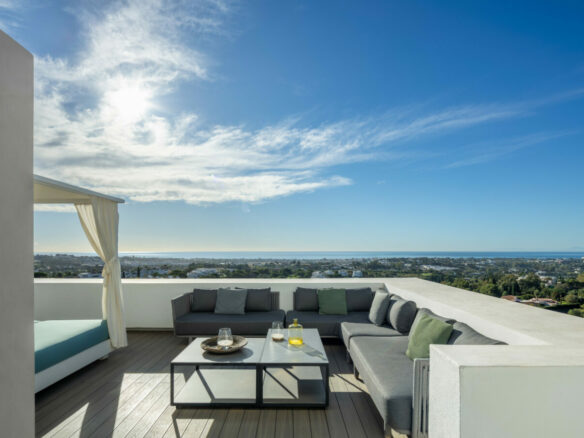 🏡 For Sale: Spectacular Modern Villa in La Quinta, Benahavís 🌅✨ Gated – Sea Views