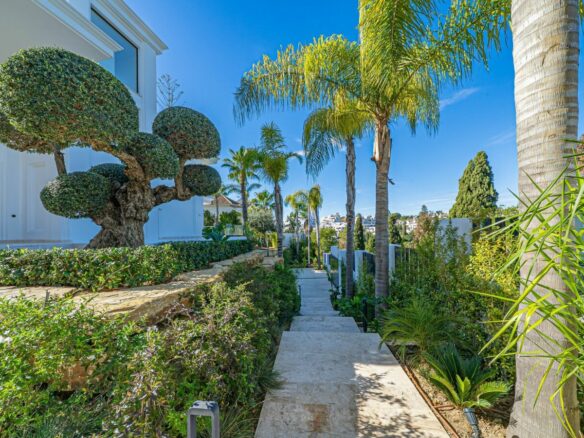 For sale 🏡✨ EXCLUSIVE NEW VILLA near MARBELLA CLUB ✨🏡