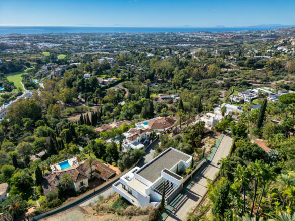 🏡 For Sale: Spectacular Modern Villa in La Quinta, Benahavís 🌅✨ Gated – Sea Views