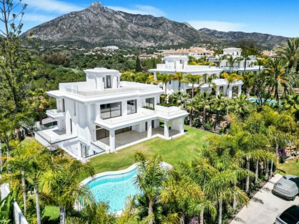 For sale 🏡✨ EXCLUSIVE NEW VILLA near MARBELLA CLUB ✨🏡