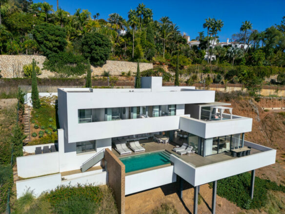 🏡 For Sale: Spectacular Modern Villa in La Quinta, Benahavís 🌅✨ Gated – Sea Views