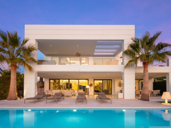 For sale – Modern 7B Villa in Nueva Andalucía, Marbella 🏡🌴 Gated 24H Guard